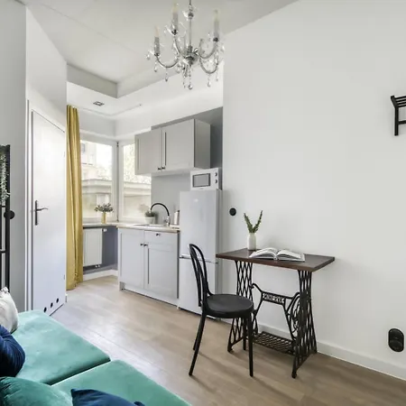 N Ajax Metro Stadion Narodowy&park * ורשה